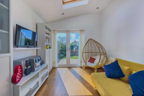 3 Ashfield Road, Birstall, Batley, WF17 0EB