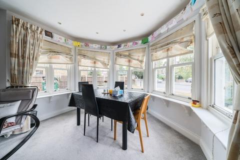 2 bedroom apartment for sale, Bromley Road, London