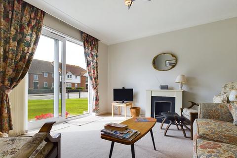 2 bedroom apartment for sale, The Lawns, Highcliffe BH23