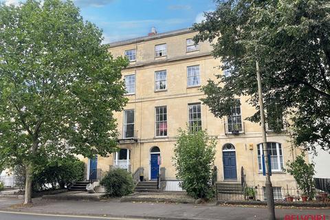 1 bedroom flat for sale, London Road, Cheltenham GL52