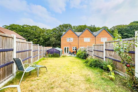 3 bedroom end of terrace house for sale, Caley Close, Hockley SS5