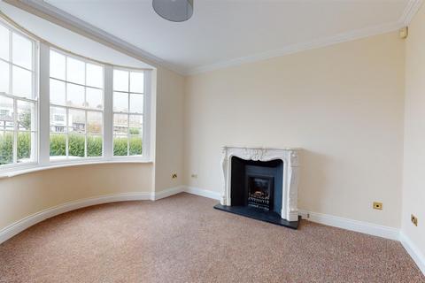 4 bedroom house to rent, Spencer Square, Ramsgate, CT11