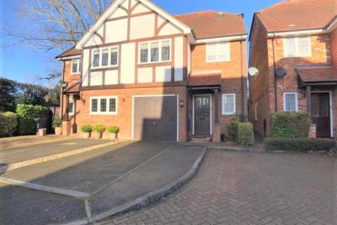 3 bedroom semi-detached house to rent, Somerford Place, Beaconsfield, HP9