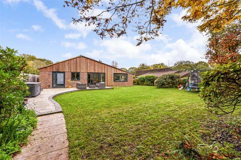 4 bedroom detached bungalow for sale, Birch Close, Arundel