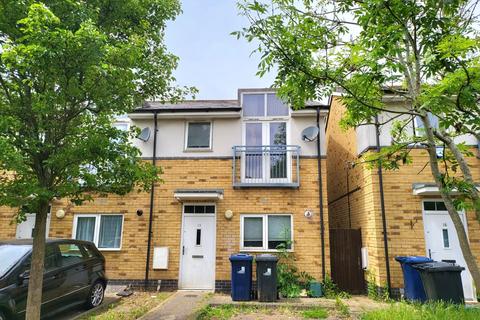 3 bedroom semi-detached house for sale, Northolt UB5