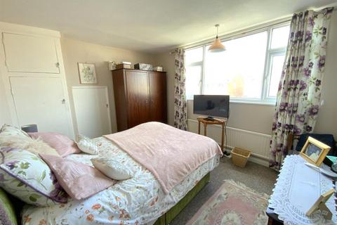 3 Grayling Close, Grimsby, DN37 9HA