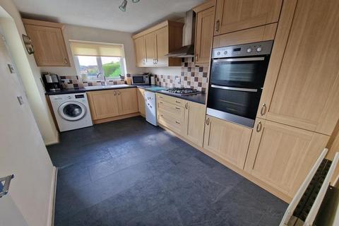 16 Laburnum Crescent, Crewkerne, TA18 7BS