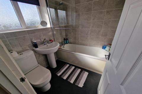16 Laburnum Crescent, Crewkerne, TA18 7BS