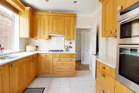 6 Corby Park, North Ferriby, HU14 3BA