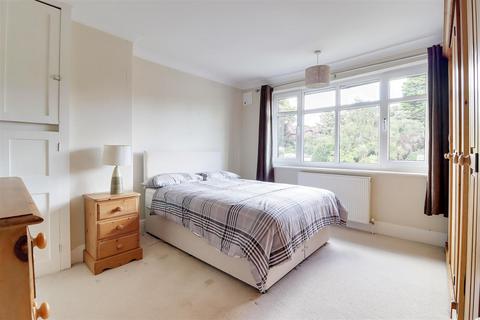 6 Corby Park, North Ferriby, HU14 3BA