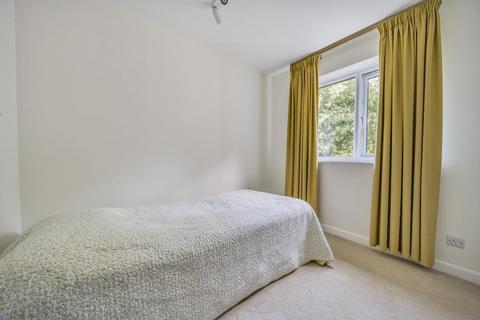 12 Abingdon Close, Thame, OX9 3GB