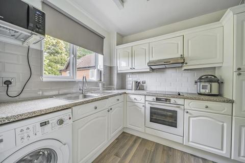 12 Abingdon Close, Thame, OX9 3GB
