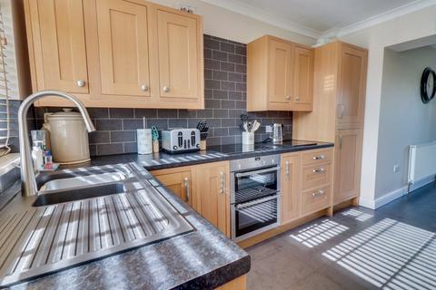 2 bedroom semi-detached house for sale, Mavis Avenue, Leeds, West Yorkshire, LS16