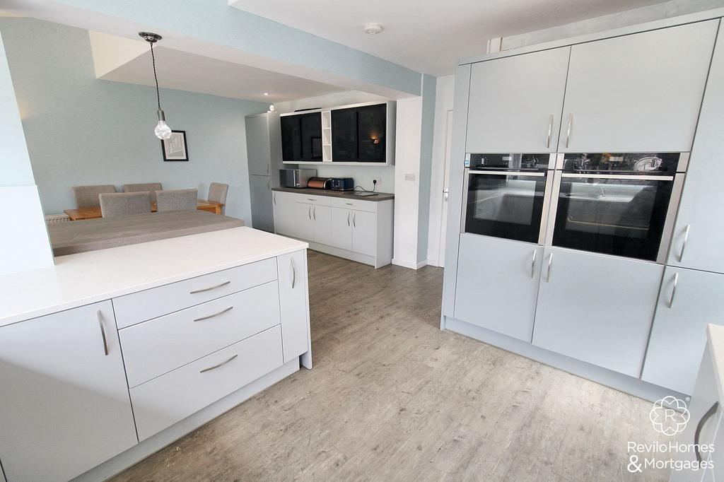 Open Plan Kitchen &amp; Dining Room