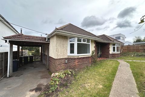 4 bedroom bungalow to rent, Satchell Lane, Southampton