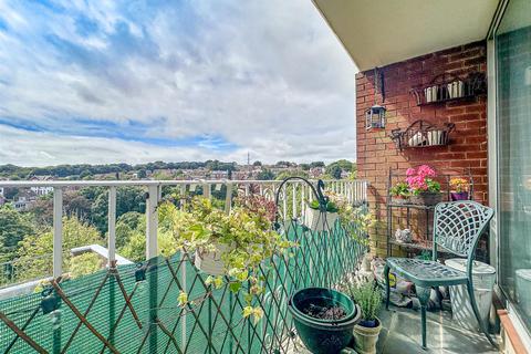 2 bedroom flat for sale, Wykeham Road, Hastings