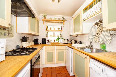 2 bedroom flat for sale, Wykeham Road, Hastings