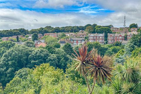 2 bedroom flat for sale, Wykeham Road, Hastings