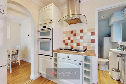 7 Burchett Way, Romford, RM6 6BX