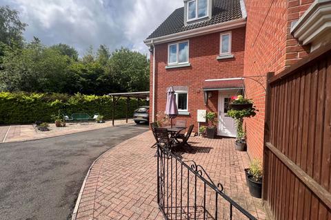 18 Bluebell Close, Leek, ST13 7AW