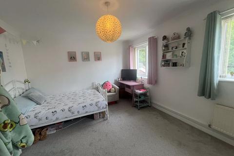18 Bluebell Close, Leek, ST13 7AW