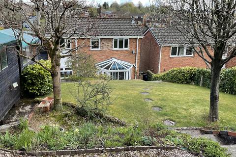 5 Hillside Drive, Leek, ST13 8JQ