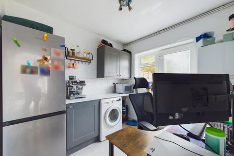 48 Beechcroft Road, Longlevens, Gloucester, GL2 9HF