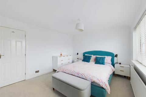 48 Beechcroft Road, Longlevens, Gloucester, GL2 9HF