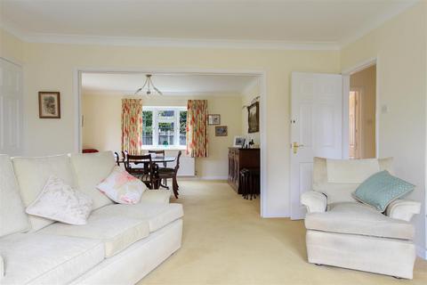 10 The Cobbins, Burnham-on-crouch, CM0 8QL