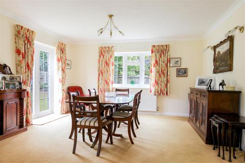 10 The Cobbins, Burnham-on-crouch, CM0 8QL