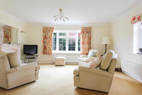 10 The Cobbins, Burnham-on-crouch, CM0 8QL