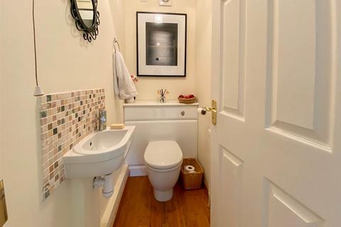 10 The Cobbins, Burnham-on-crouch, CM0 8QL