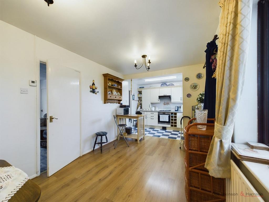 Kitchen/Dining Area