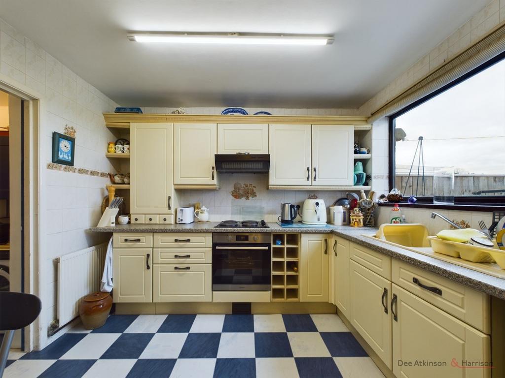 Kitchen/Dining Area