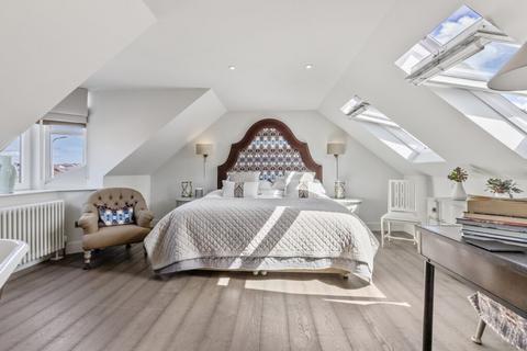 30 Feus, Auchterarder, PH3 1EP