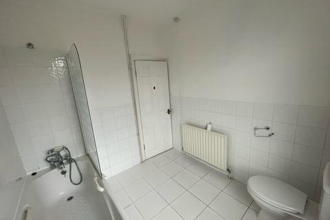 2 bedroom terraced house to rent, Leeds LS12