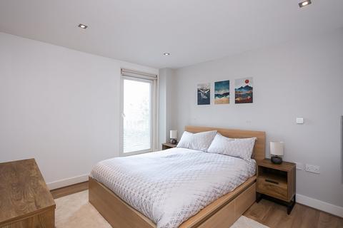 Flat 12, 1 Mcewan Square, Edinburgh, EH3 8EN