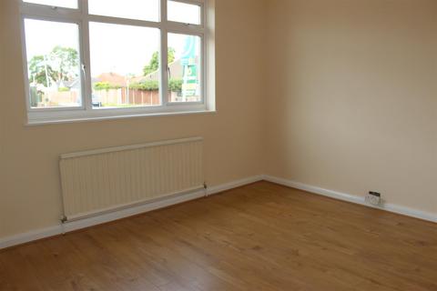 3 bedroom detached bungalow to rent, Mahlon Avenue, Ruislip