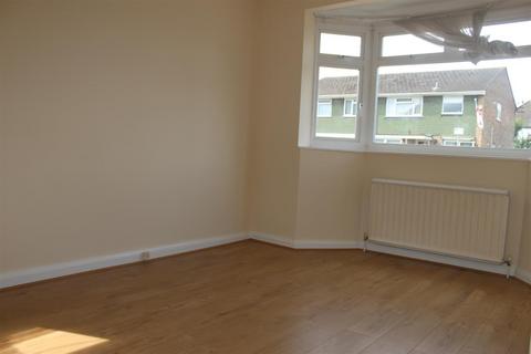 3 bedroom detached bungalow to rent, Mahlon Avenue, Ruislip