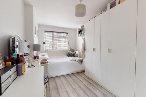 24 Ifield Way, Gravesend, DA12 5UJ