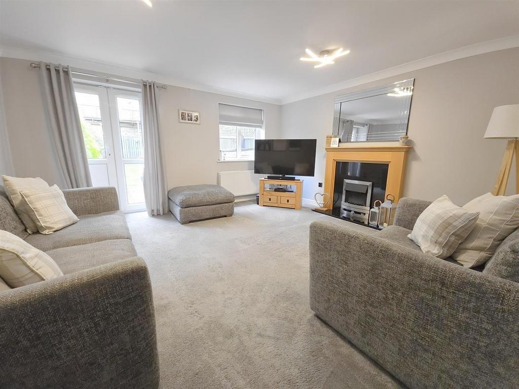 -Cy RIHg FRkek2 VDa HOh 8w.jpg