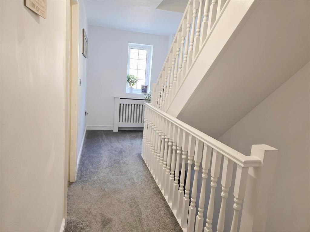 3 Mwwlzuqk Em Frrh8oqk GLg.jpg