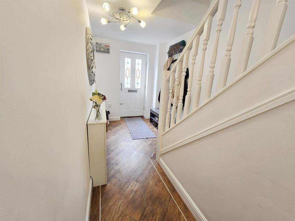 4hpm FMg8 Mki Dzdj Mz0tv VA.jpg