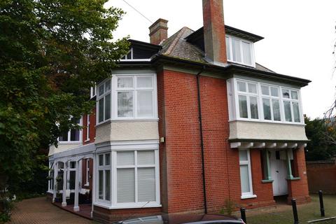 2 bedroom flat to rent, Rose Hill Crescent, Suffolk IP3