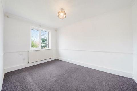 2 Moncrieff Close, London, E6 5TF