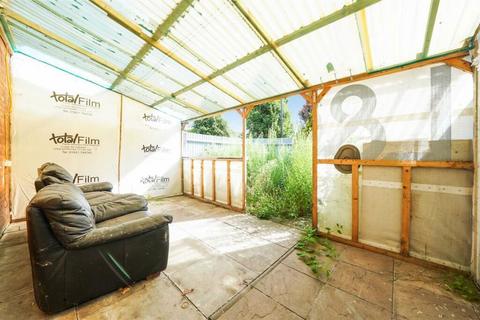 2 Moncrieff Close, London, E6 5TF