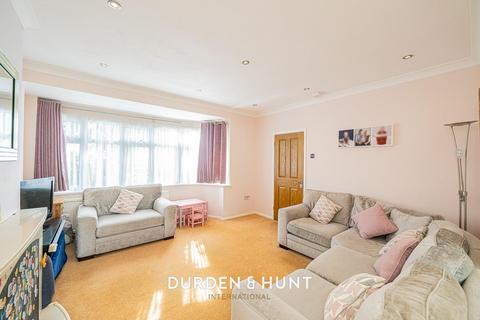 3 bedroom semi-detached house for sale, Tyne Close, Upminster, RM14