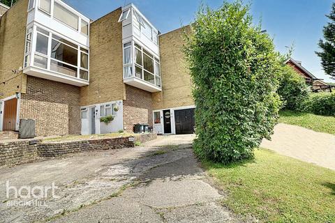 3 bedroom townhouse for sale, Sunningvale Avenue, Biggin Hill