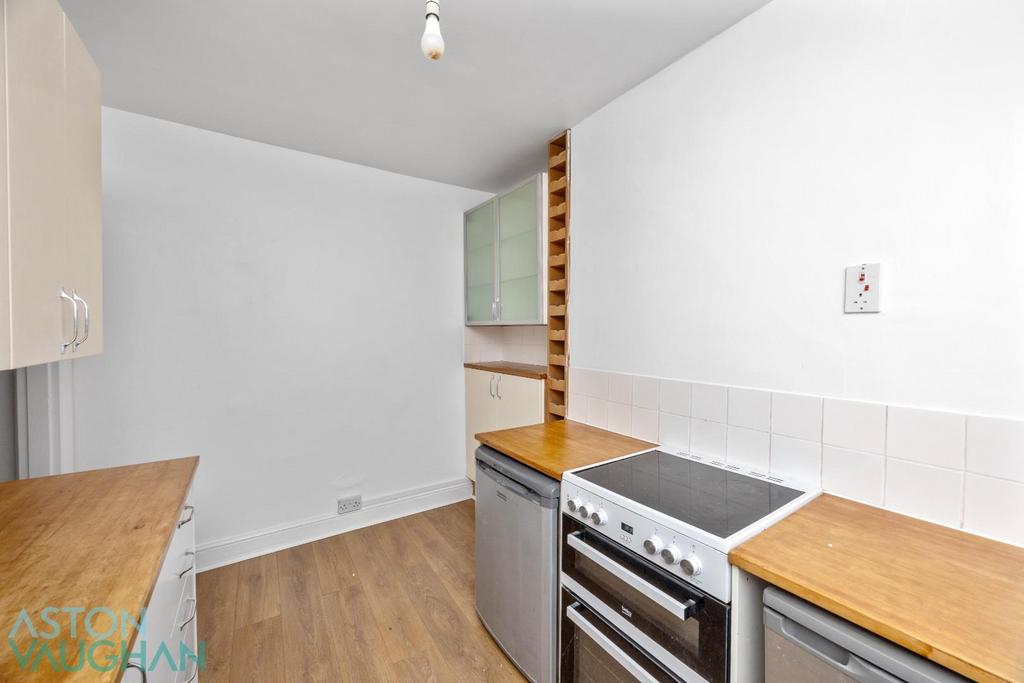 Bond Street 27 Flat A-005.jpg