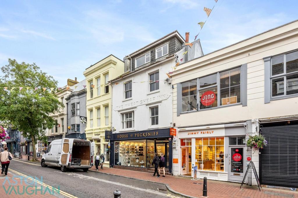 Bond Street 27 Flat A-009.jpg